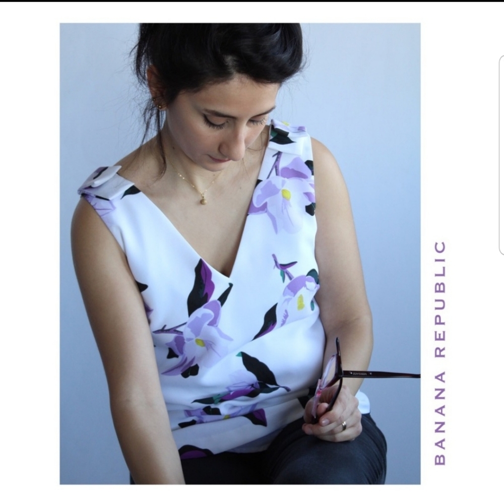 BANANA REPUBLIC white sleeveless purple floral top - Picture 1 of 8